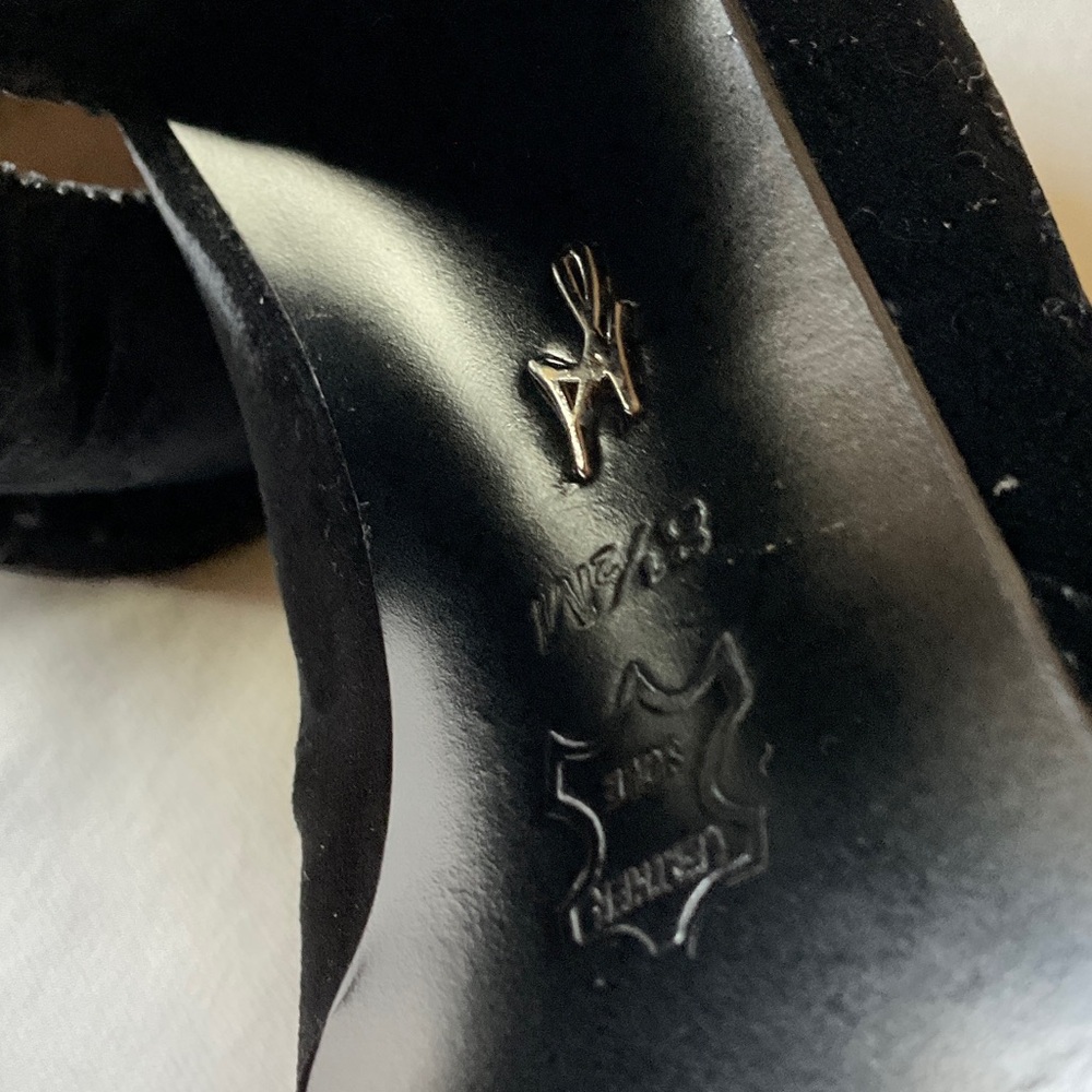 Chic Black Velvet Women's Heels - Picture 6 of 6
